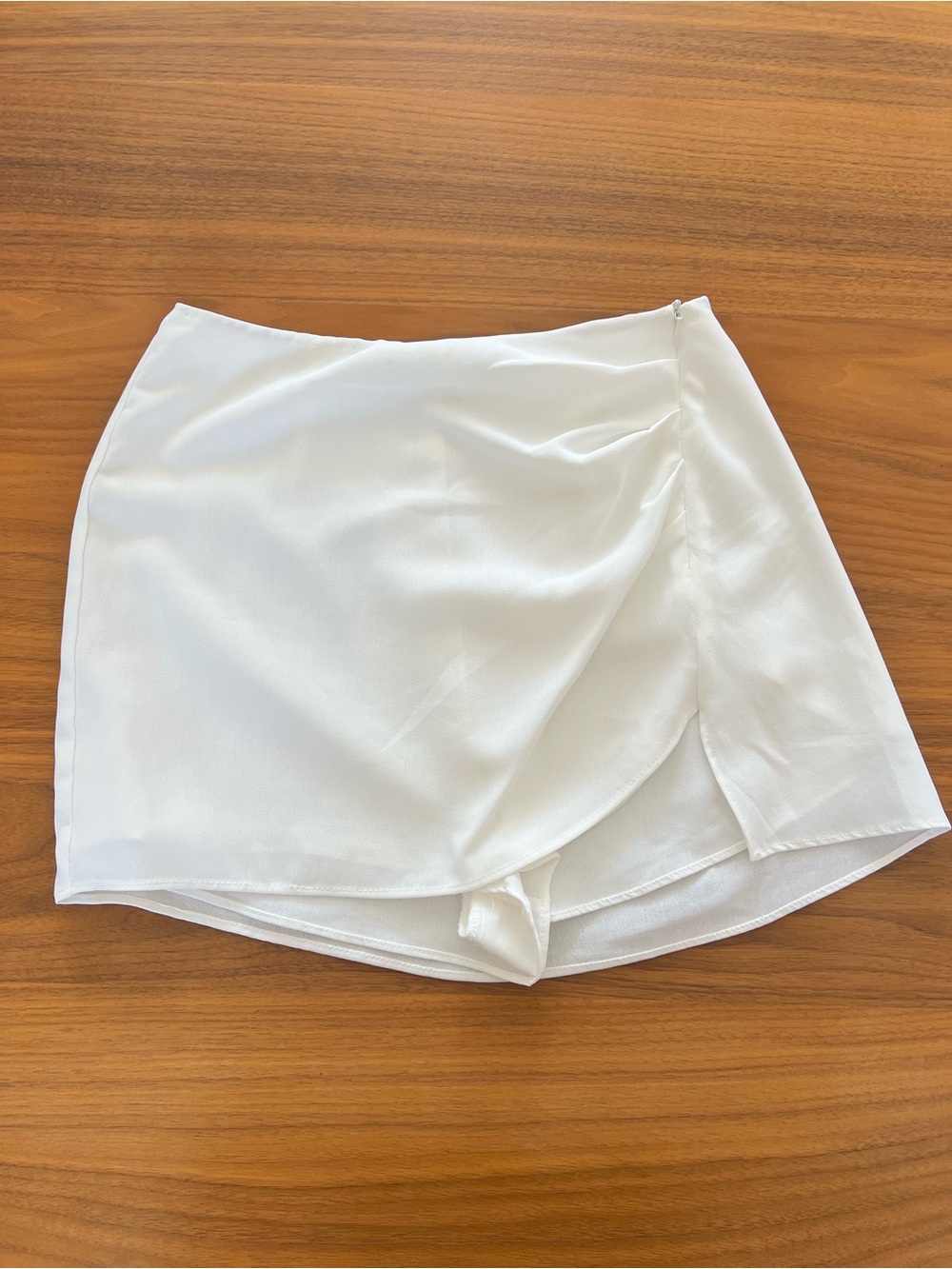 Isalis White skort